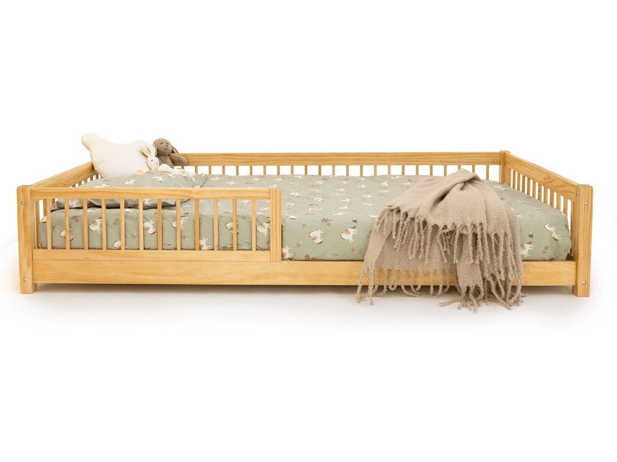 Budget Montessori bed van grenenhout